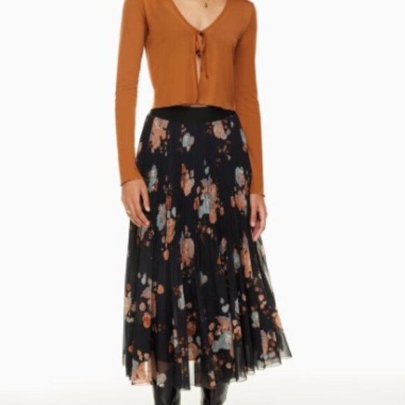 Wilfred Dresses & Skirts - Aritzia Wilfred Floral Twirl Skirt In Size Small NWOT
